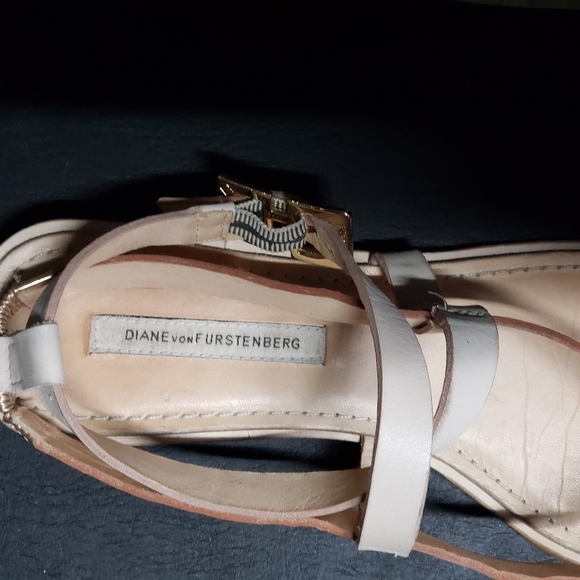 SOLD SOLD‼️Diane von Furstenberg sandles - Picture 2 of 4